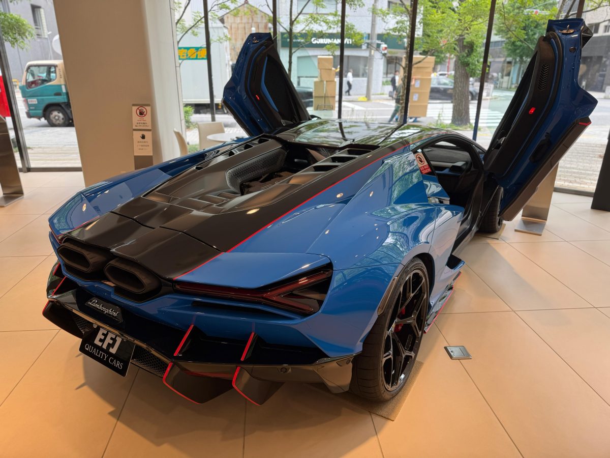 2024 Lamborghini Revuelto — Photo 5 / 14