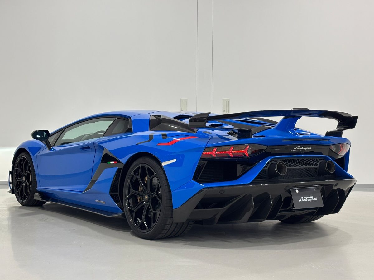 2019 Lamborghini Aventador SVJ — Photo 4 / 21