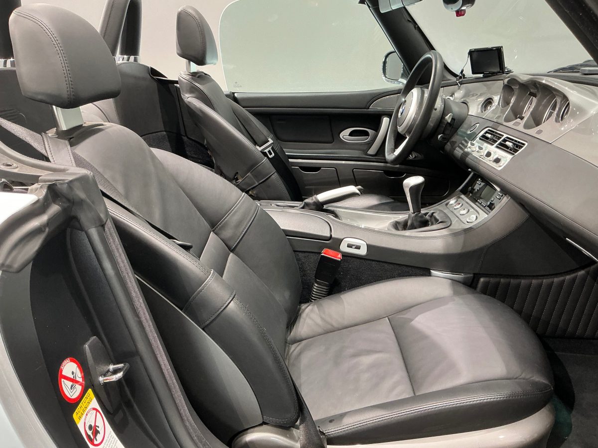 2000 BMW Z8 — Photo 16 / 19