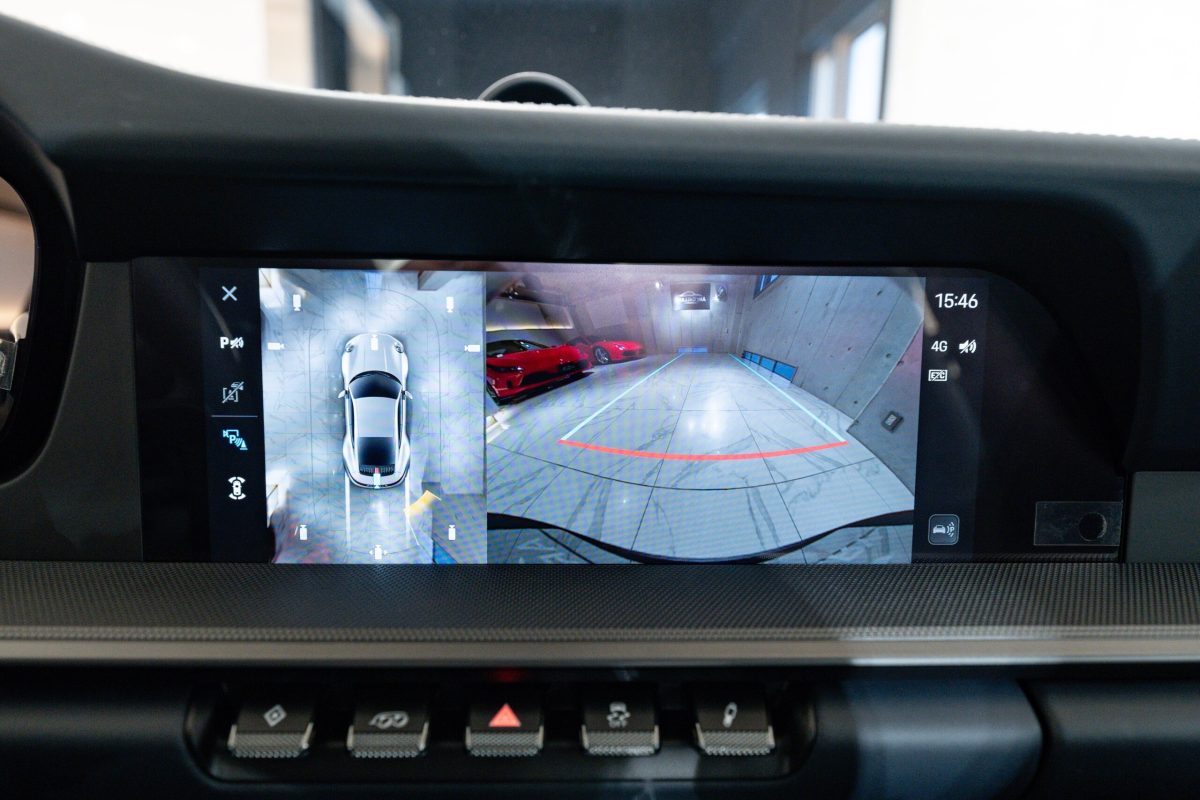 2024 Porsche 911 Carrera — Photo 13 / 21