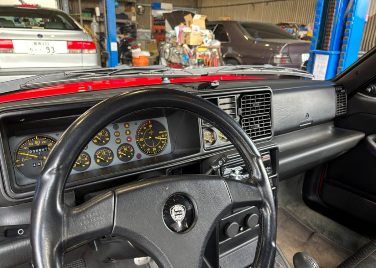 1993 Lancia Delta HF Integrale Evoluzione — Photo 8 / 15