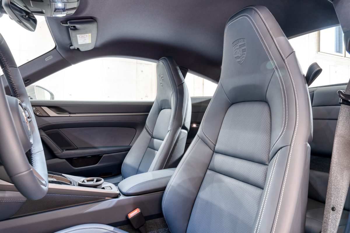 2024 Porsche 911 Carrera — Photo 7 / 21