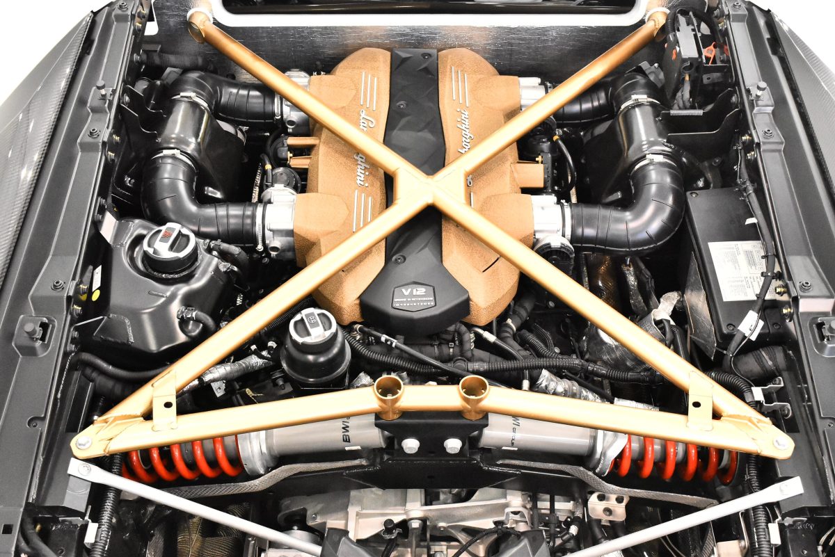 2019 Lamborghini Aventador SVJ — Photo 18 / 19