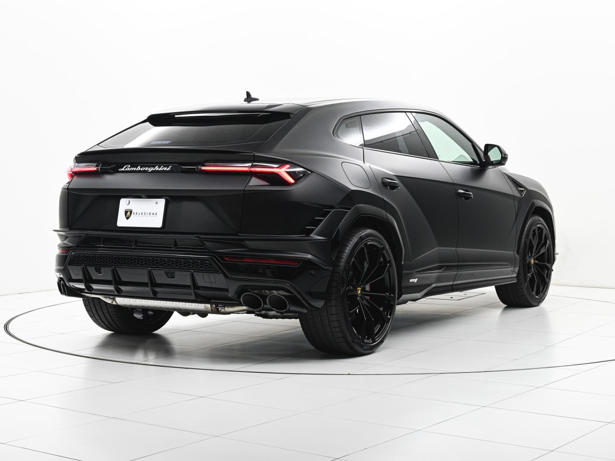2025 Lamborghini Urus S — Photo 4 / 25