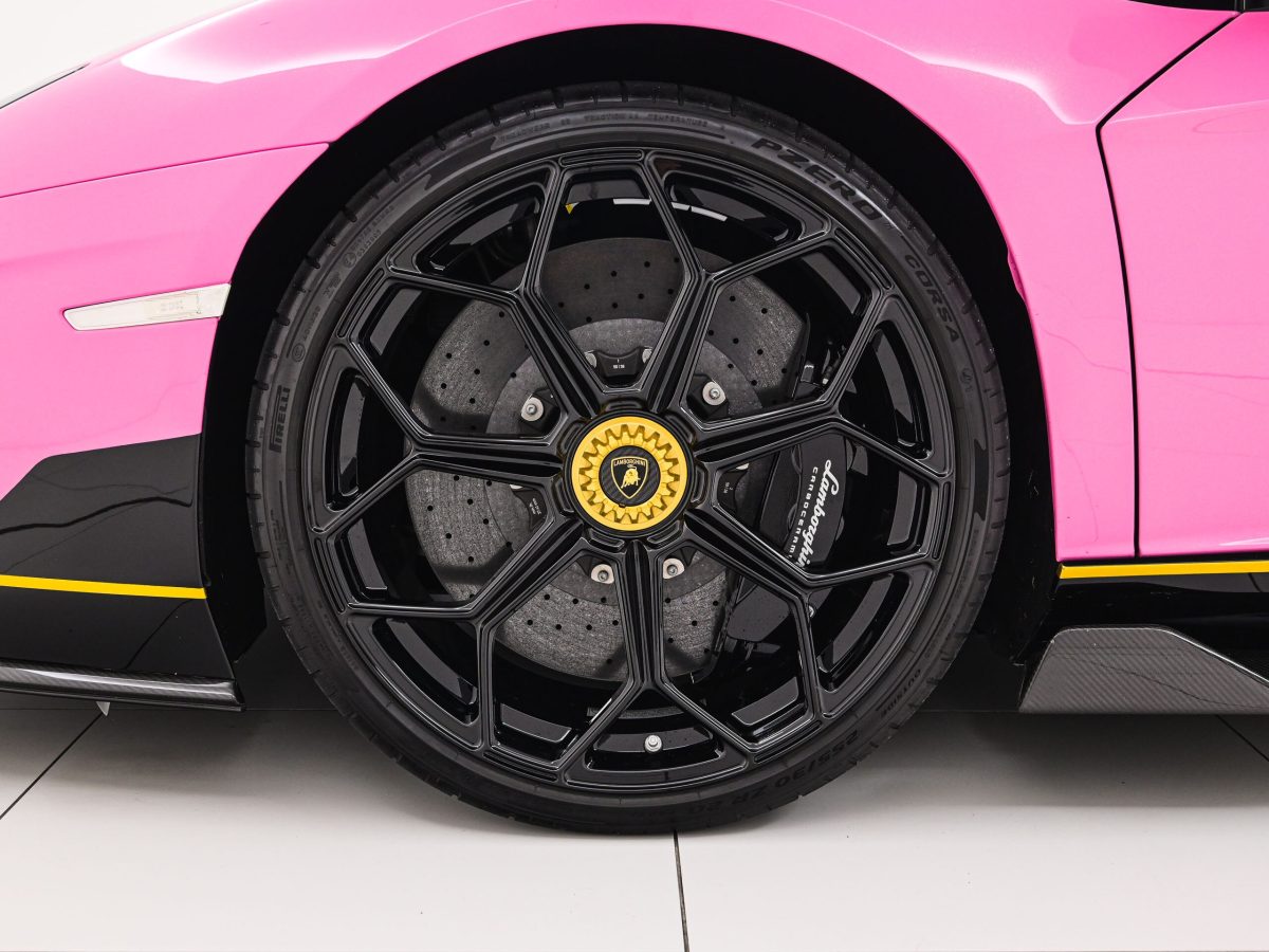 2022 Lamborghini Aventador Roadster LP780-4 Ultimae — Photo 24 / 25