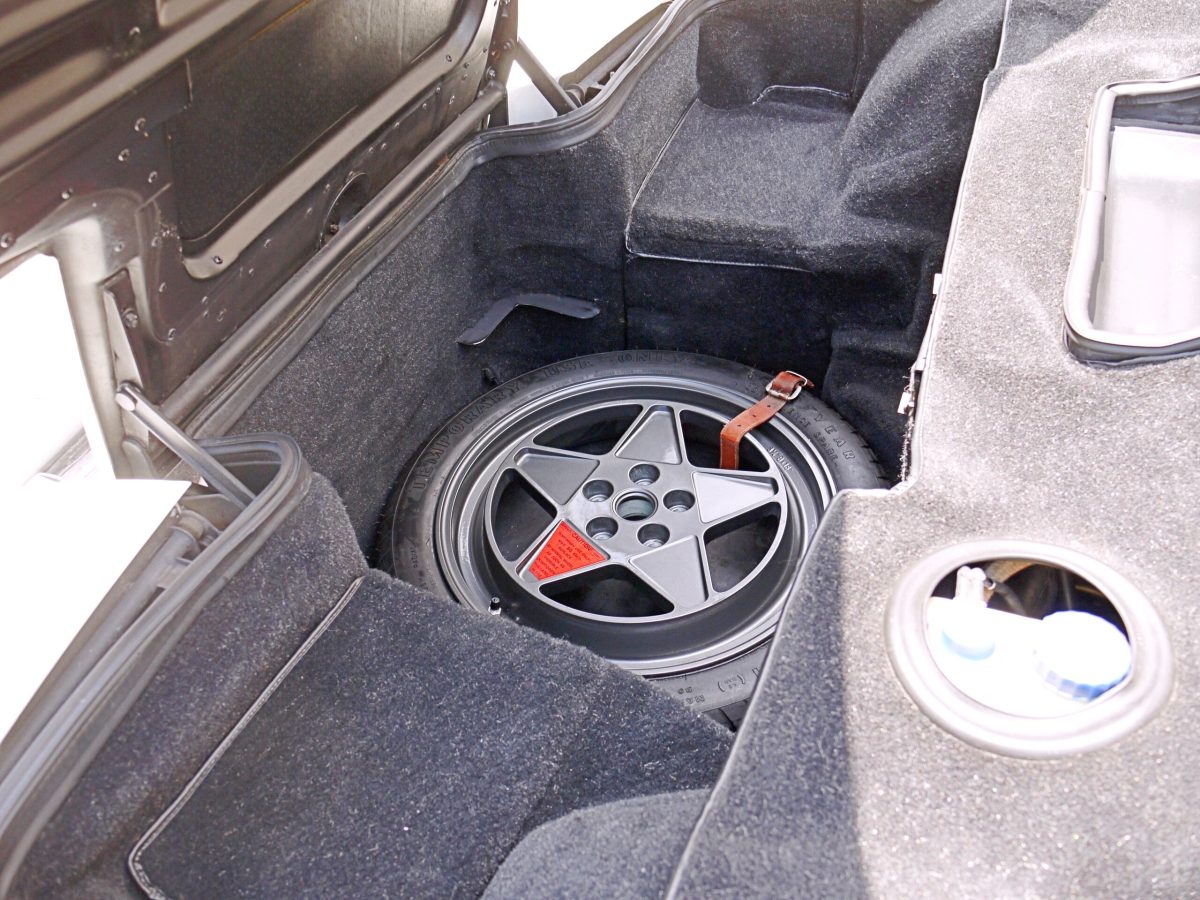 1989 Ferrari Testarossa — Photo 13 / 16