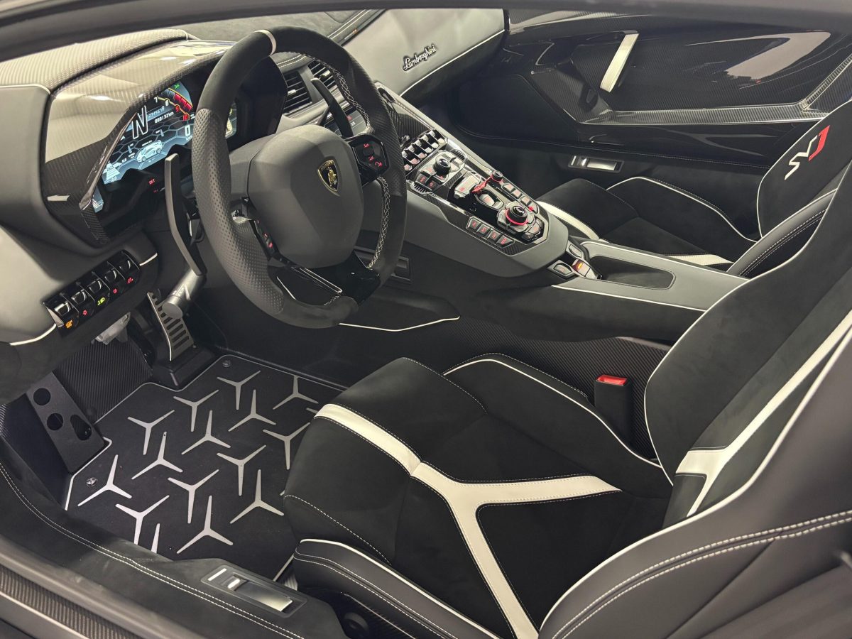 2019 Lamborghini Aventador SVJ — Photo 11 / 21