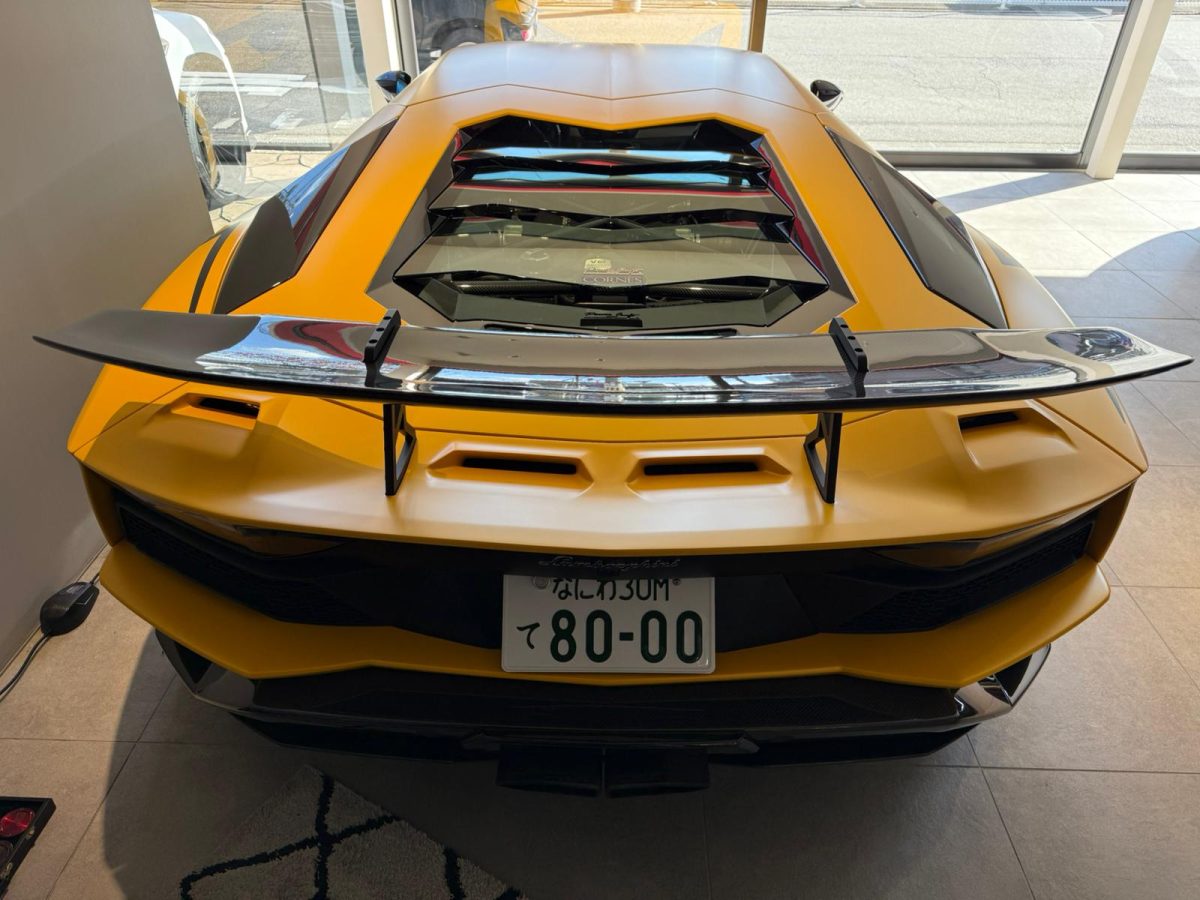2017 Lamborghini Aventador S — Photo 3 / 10