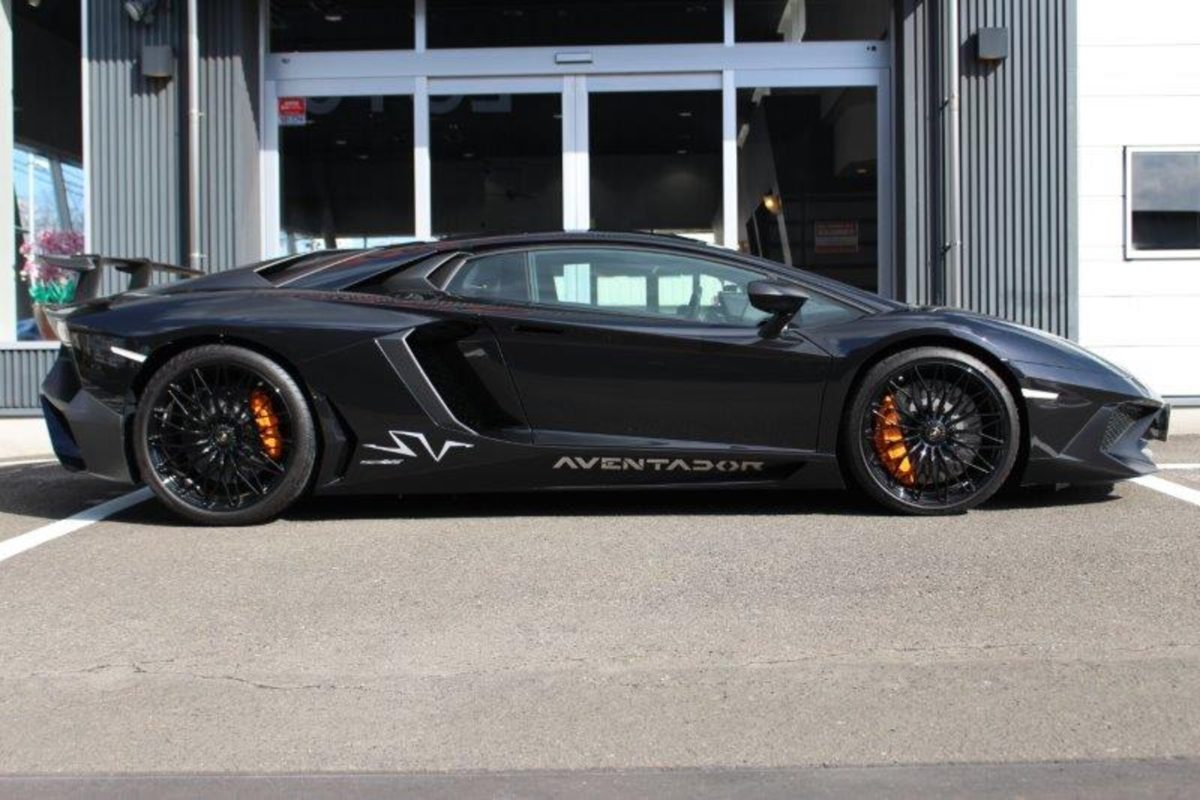 2017 Lamborghini Aventador SV — Photo 6 / 21
