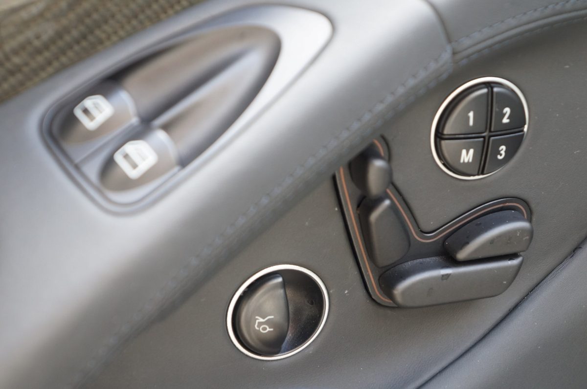 2009 Mercedes Benz SL65 AMG — Photo 11 / 23