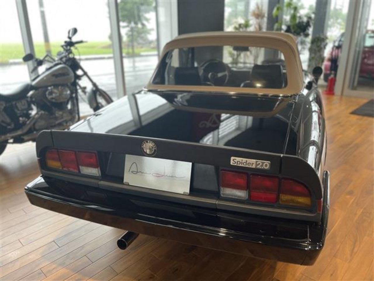 1987 Alfa Romeo Spider — Photo 4 / 11