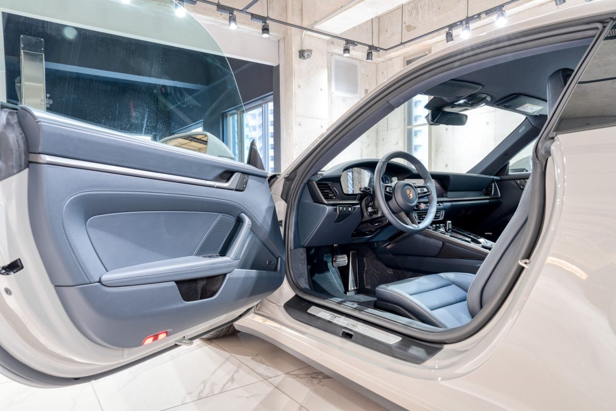 2024 Porsche 911 Carrera — Photo 5 / 21