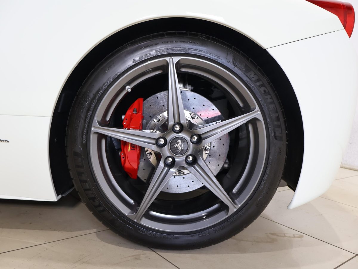 2013 Ferrari 458 Italia F1 DCT — Photo 16 / 32