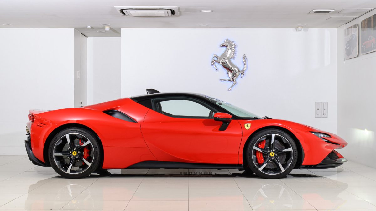 2022 Ferrari SF90 Stradale — Photo 5 / 10