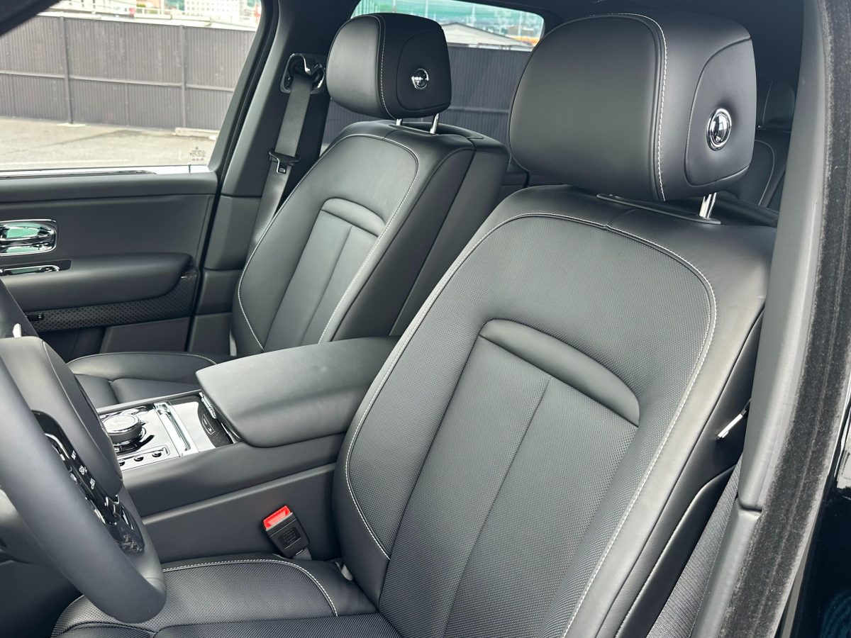 2025 Rolls-Royce Cullinan — Photo 8 / 22