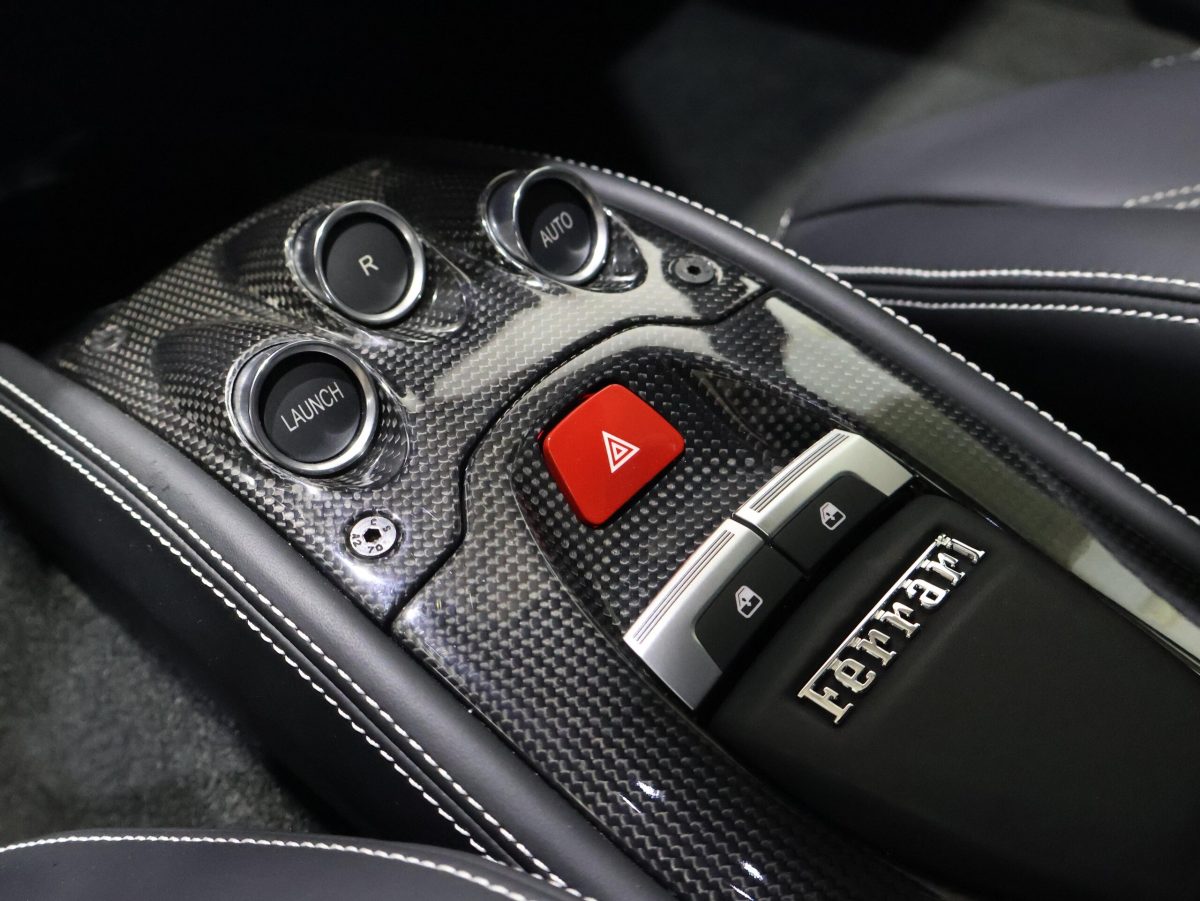 2013 Ferrari 458 Italia F1 DCT — Photo 8 / 32