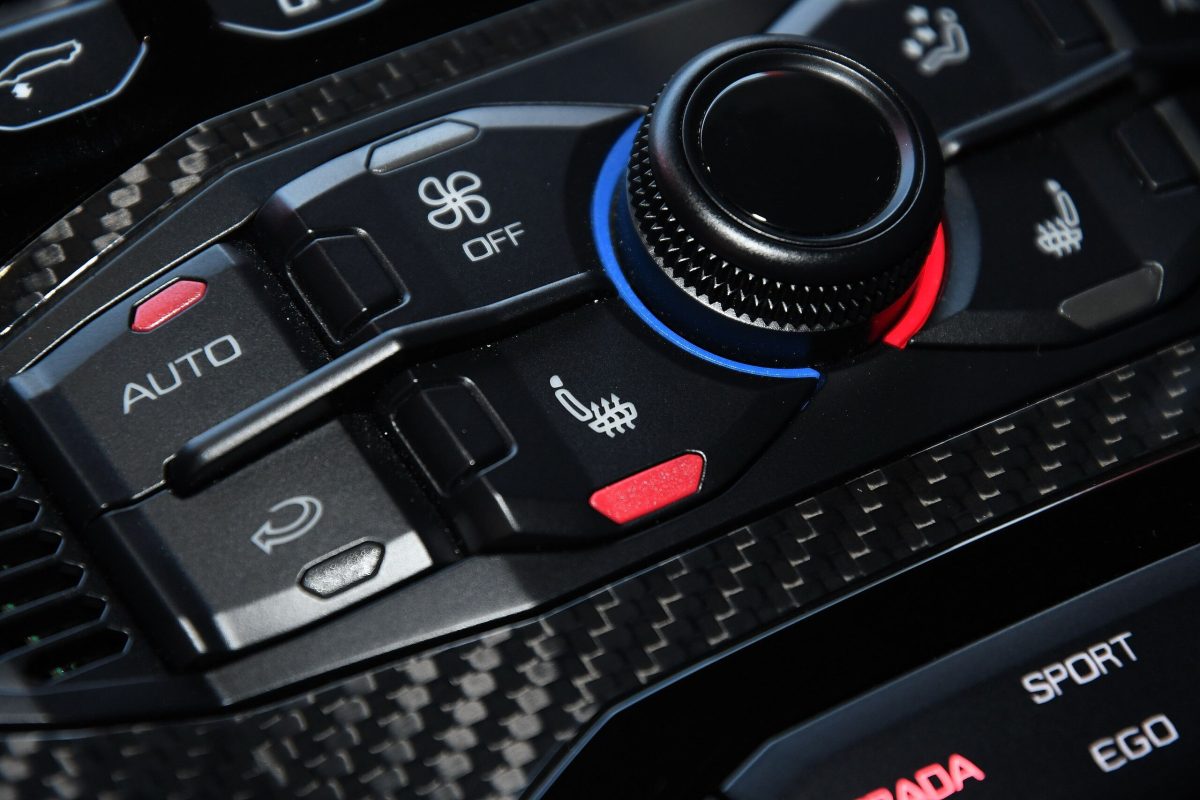 2022 Lamborghini Aventador Roadster LP780-4 Ultimae — Photo 45 / 55