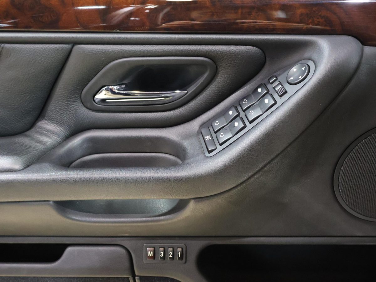 1999 BMW 735i — Photo 8 / 21