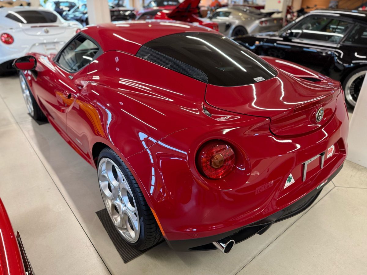2016 Alfa Romeo 4C — Photo 2 / 5