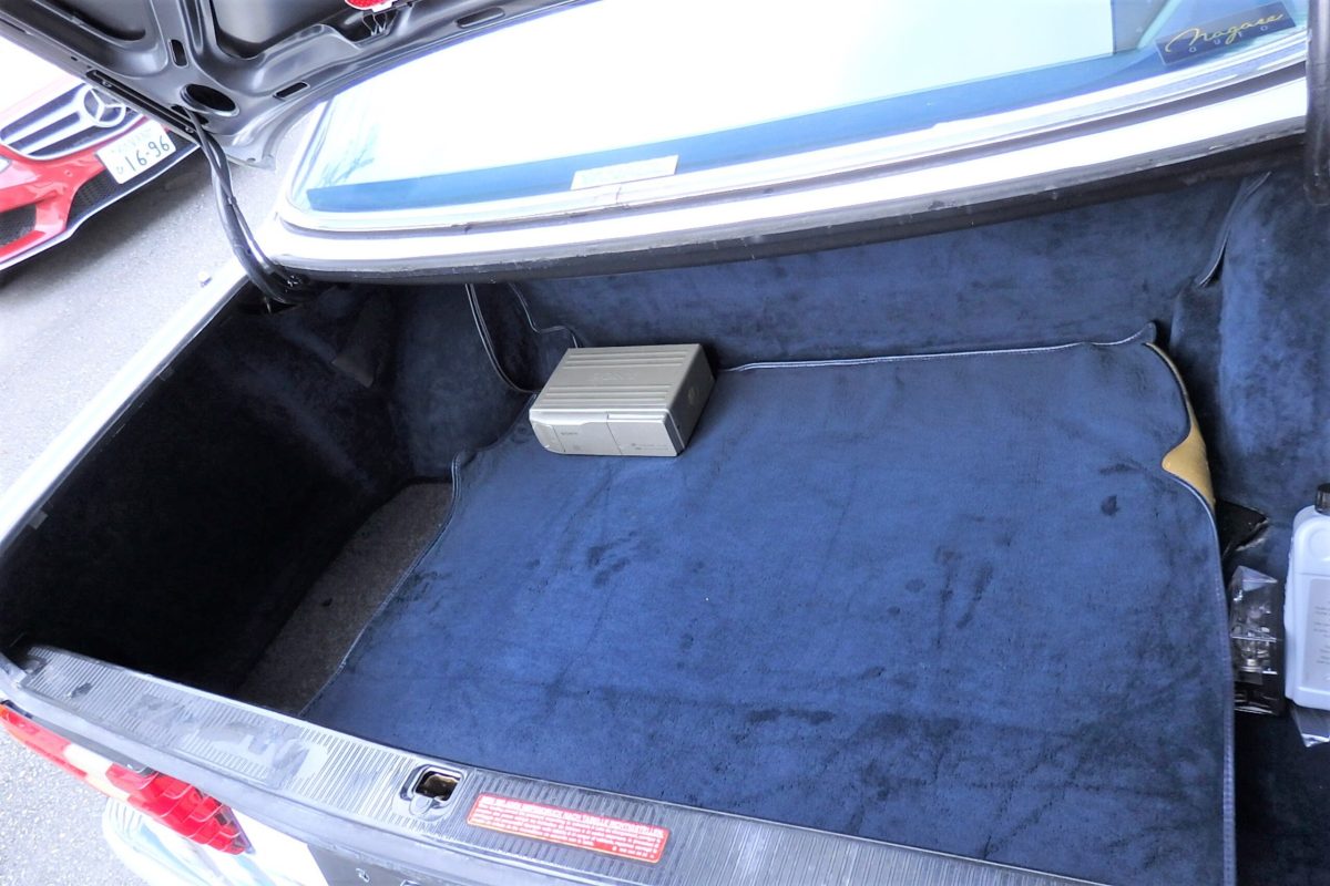 1990 Mercedes Benz 560SEC — Photo 22 / 22