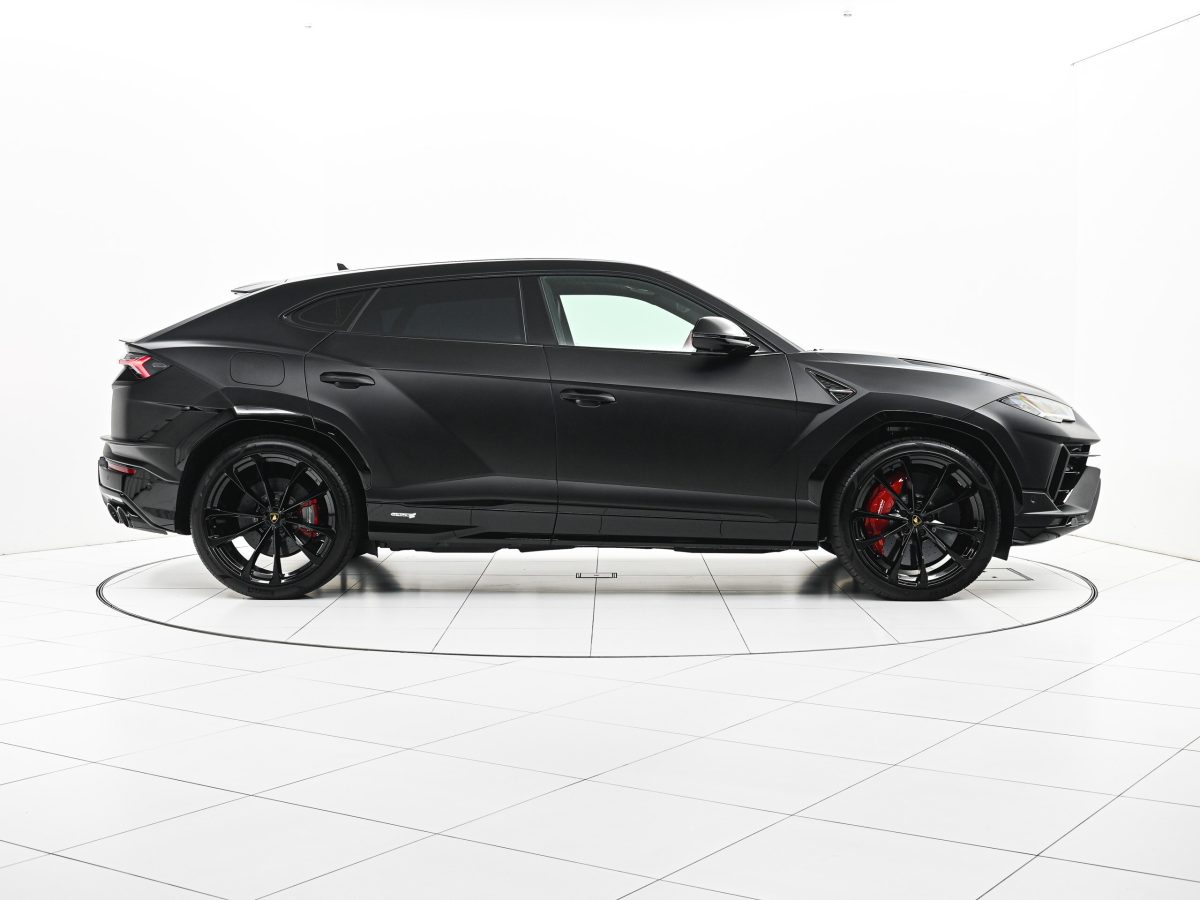 2025 Lamborghini Urus S — Photo 3 / 25