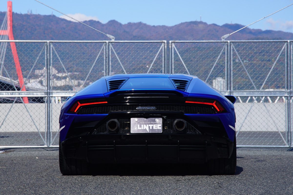 2020 Lamborghini Huracán EVO — Photo 2 / 28