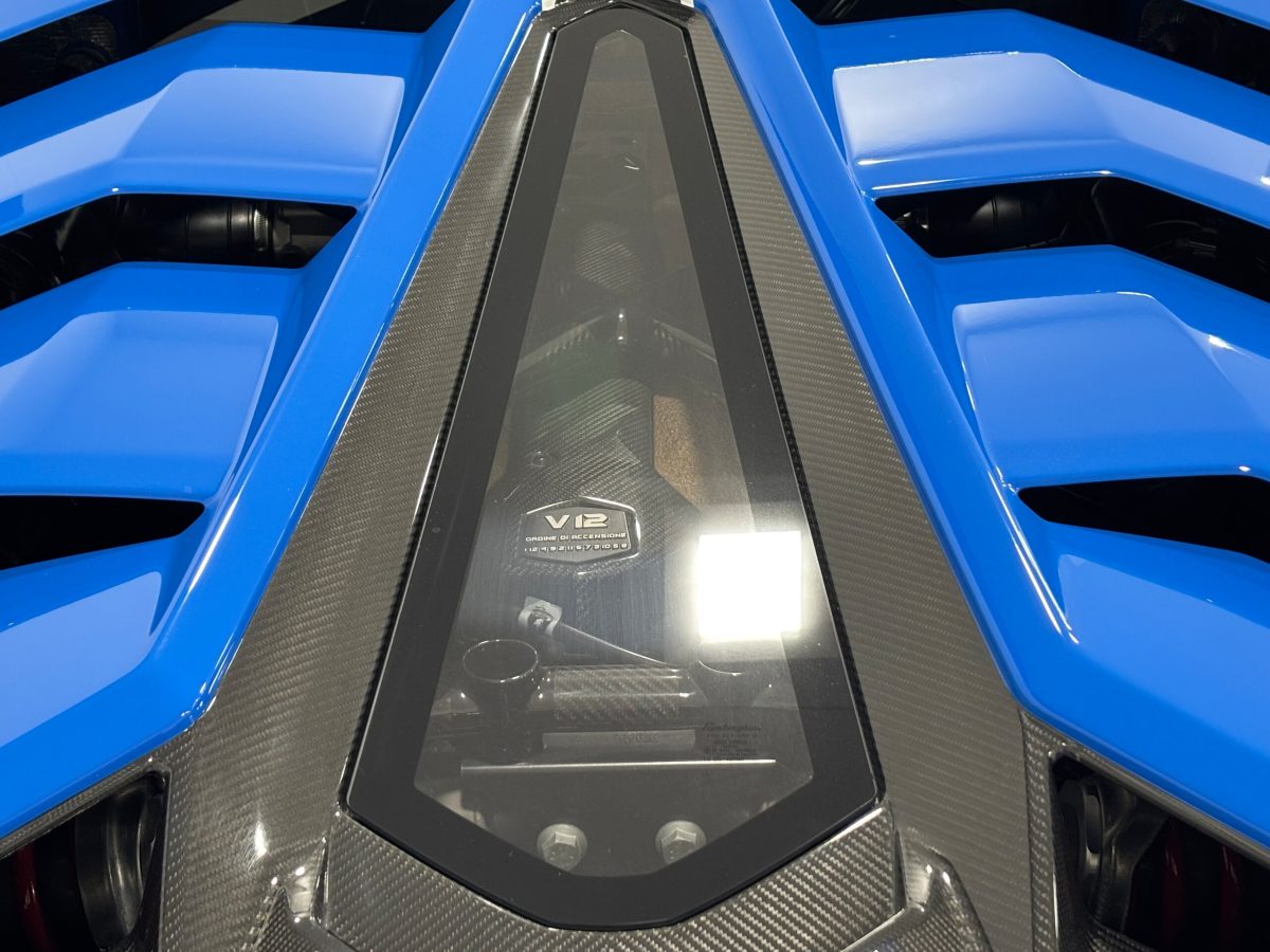 2019 Lamborghini Aventador SVJ — Photo 20 / 21