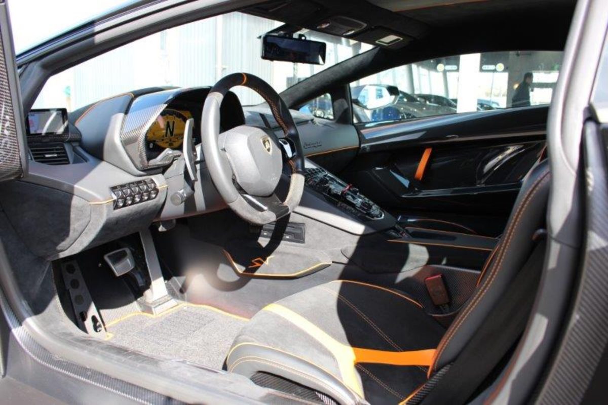 2017 Lamborghini Aventador SV — Photo 8 / 21
