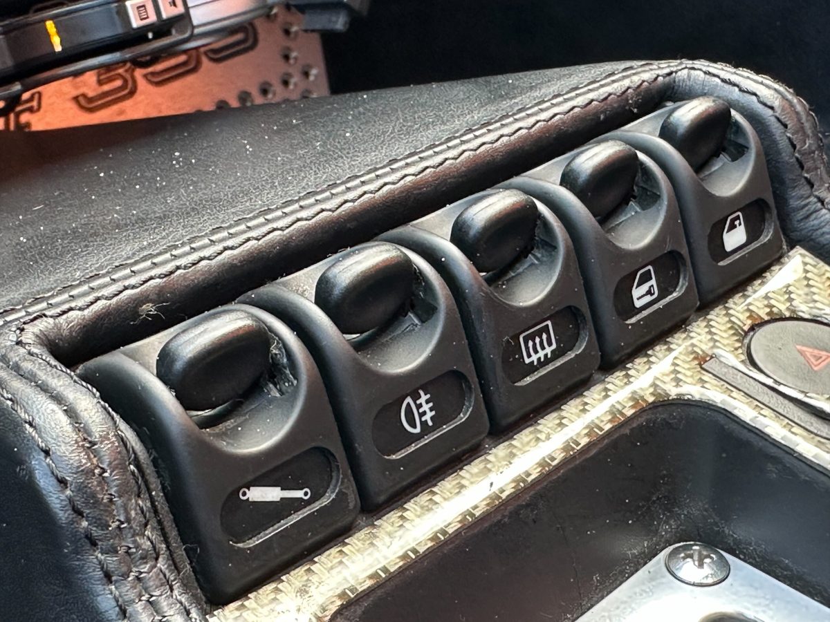 1995 Ferrari F355 GTS — Photo 26 / 44