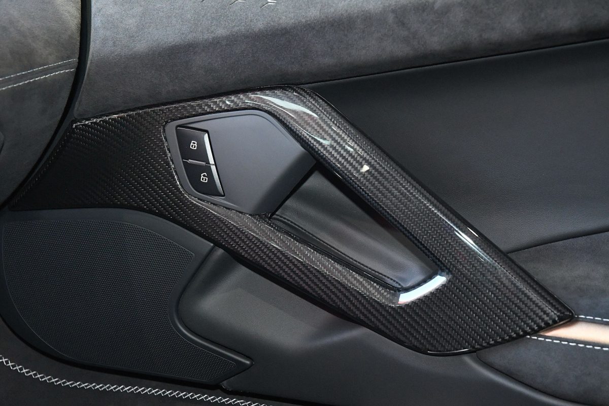 2022 Lamborghini Aventador Roadster LP780-4 Ultimae — Photo 38 / 55