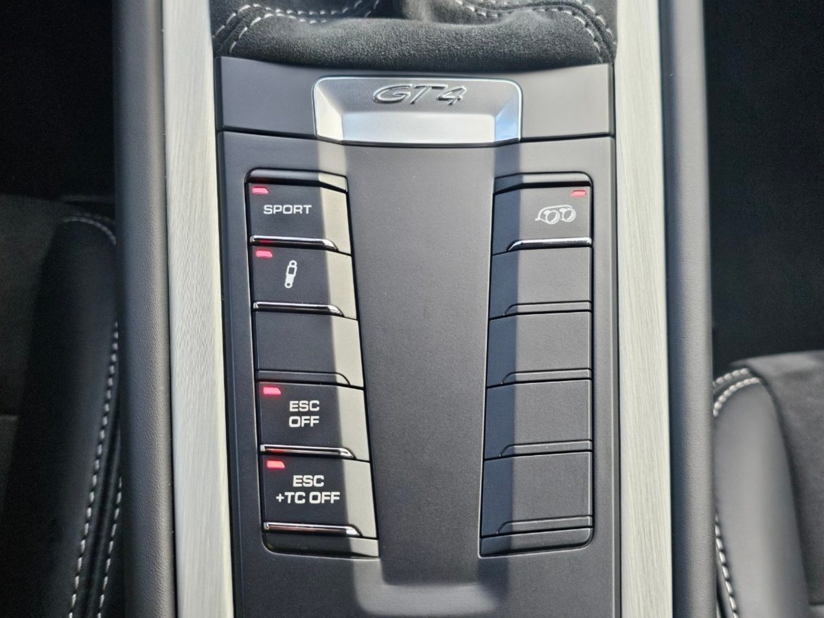 2015 Porsche Cayman GT4 — Photo 14 / 20