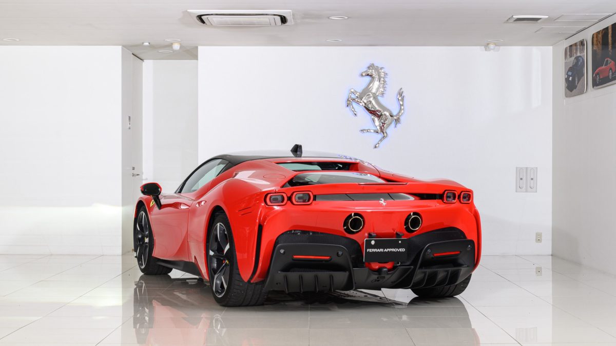 2022 Ferrari SF90 Stradale — Photo 2 / 10