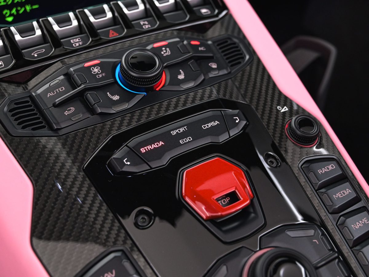 2022 Lamborghini Aventador Roadster LP780-4 Ultimae — Photo 22 / 25
