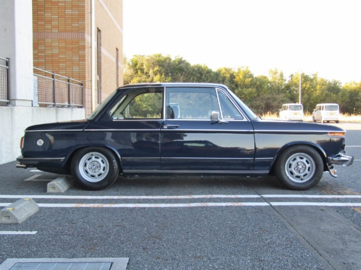 1977 BMW 2002 — Photo 4 / 15