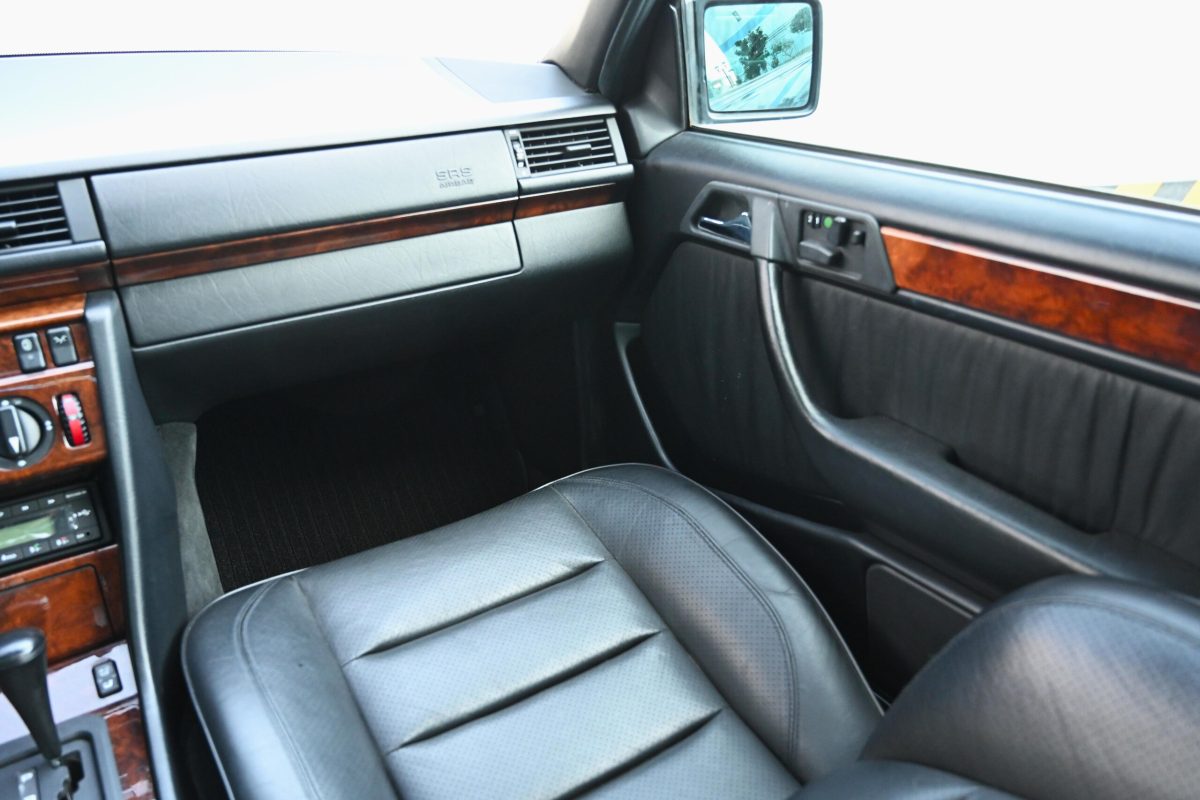 1993 Mercedes Benz 500E — Photo 12 / 21