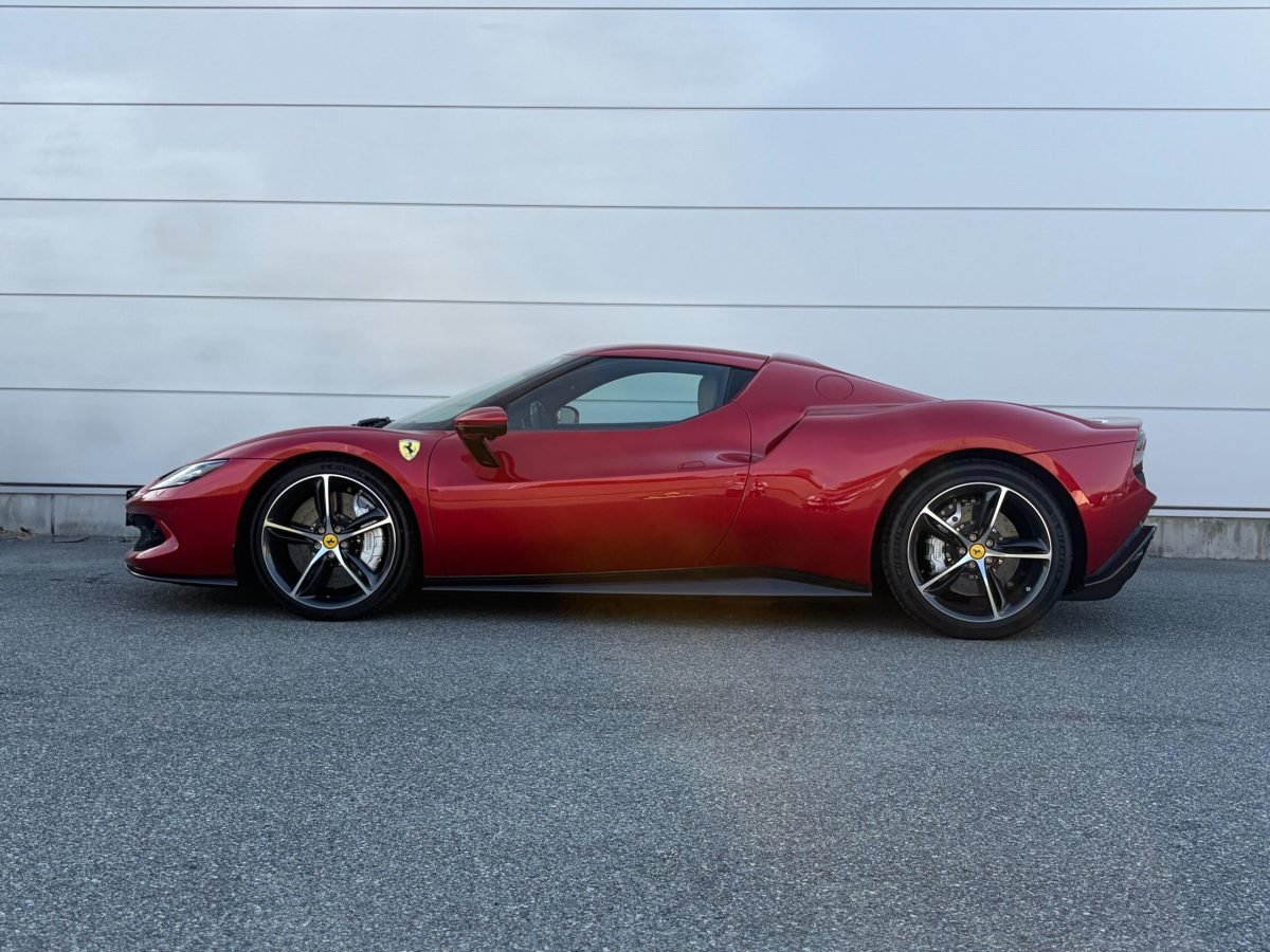 2025 Ferrari 296GTB — Photo 5 / 33