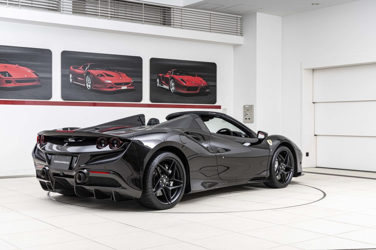 2022 Ferrari F8 Spider — Photo 4 / 32