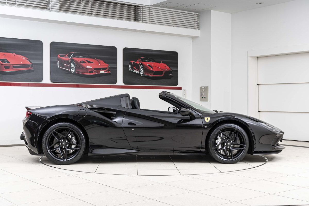 2022 Ferrari F8 Spider — Photo 3 / 32
