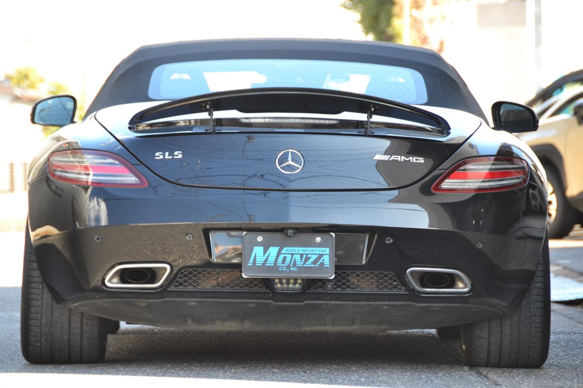 2012 Mercedes Benz SLS AMG Roadster — Photo 3 / 14
