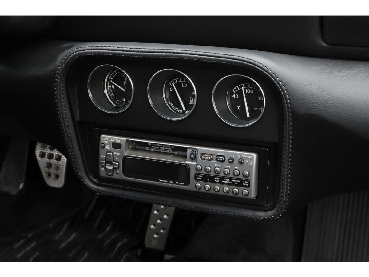 1995 Ferrari F355 Berlinetta — Photo 38 / 39