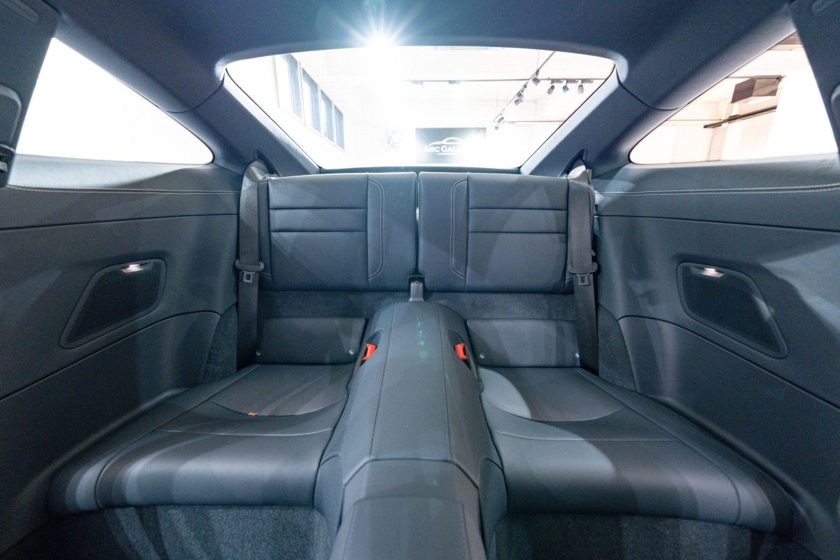 2024 Porsche 911 Carrera — Photo 17 / 21