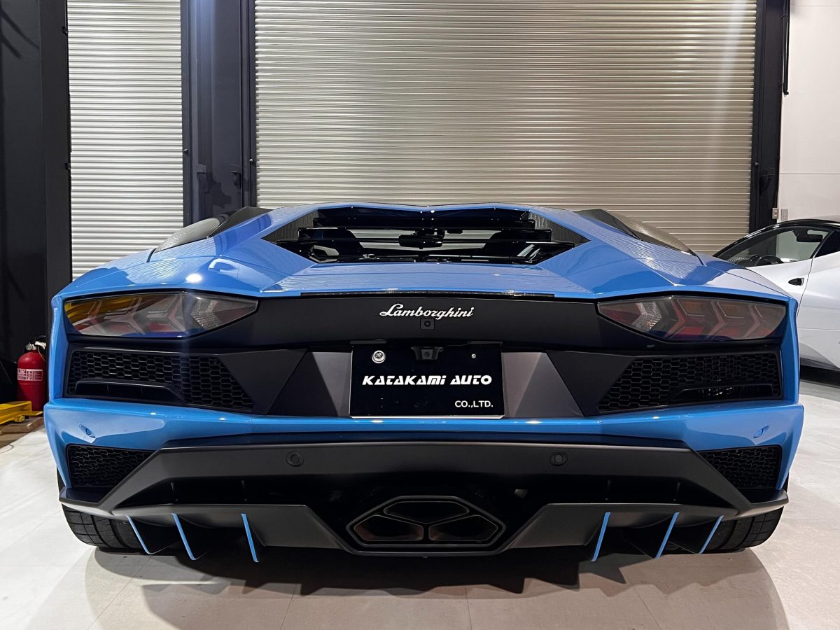2017 Lamborghini Aventador S — Photo 4 / 15