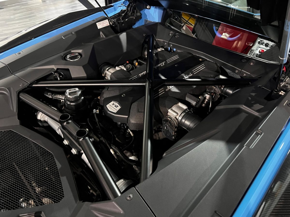 2017 Lamborghini Aventador S — Photo 14 / 15