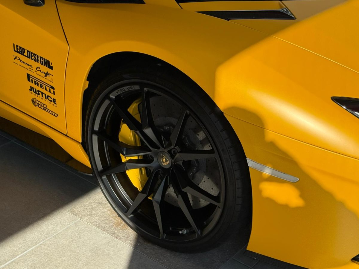 2017 Lamborghini Aventador S — Photo 9 / 10