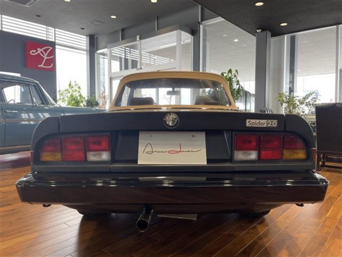 1987 Alfa Romeo Spider — Photo 3 / 11