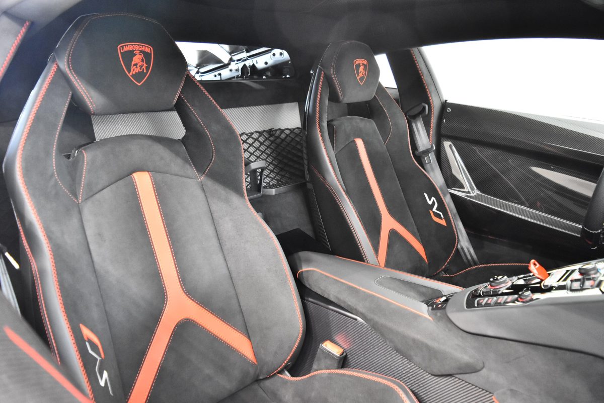 2019 Lamborghini Aventador SVJ — Photo 13 / 19