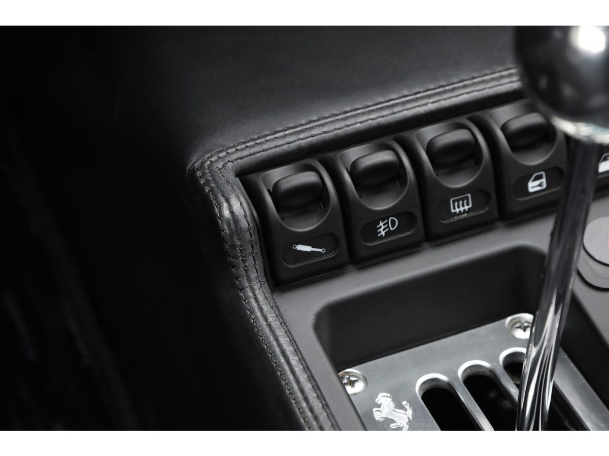 1995 Ferrari F355 Berlinetta — Photo 36 / 39