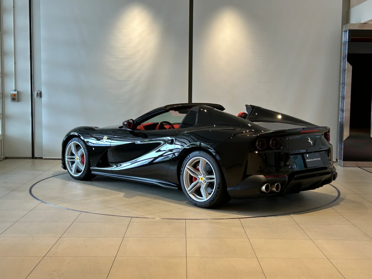 2021 Ferrari 812GTS — Photo 3 / 21