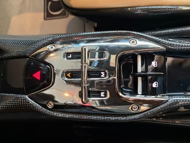 2021 Ferrari SF90 Stradale — Photo 12 / 15