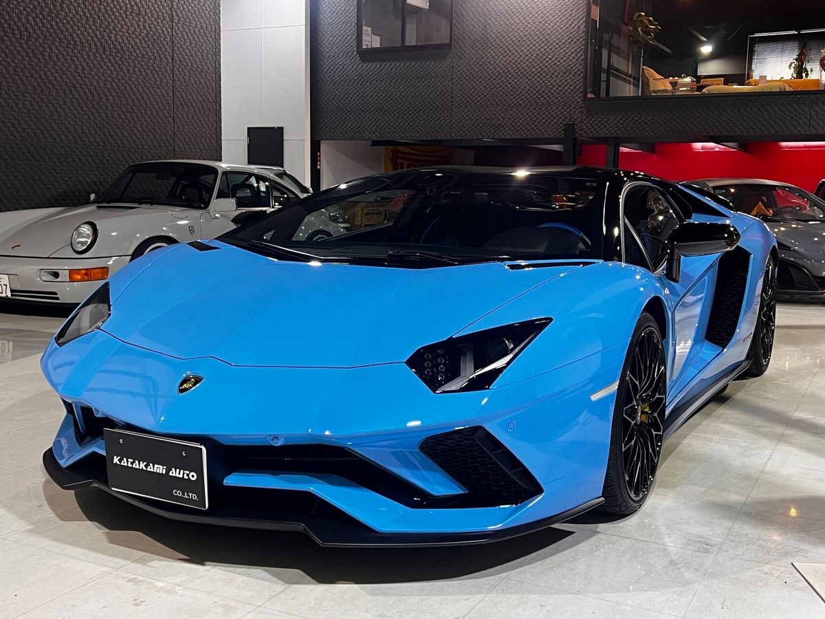 2017 Lamborghini Aventador S — Photo 2 / 15